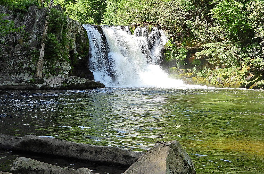 Abrams Falls waterfall