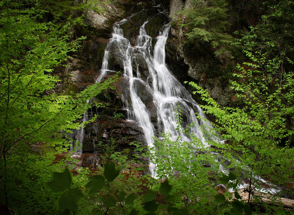 Bridalveil Falls waterfall