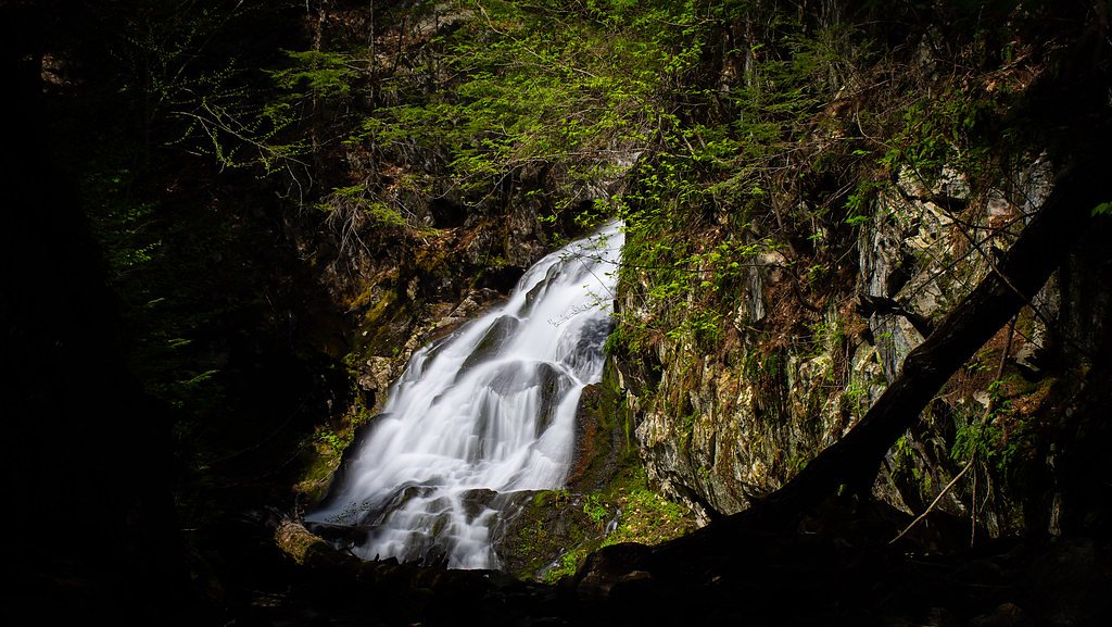 Bridalveil Falls waterfall