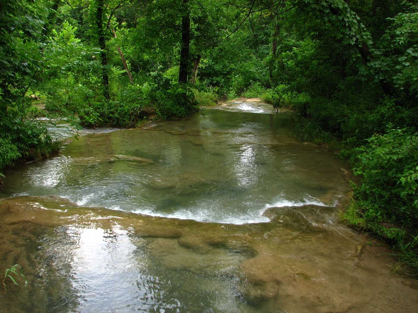 Cave Island Falls waterfall