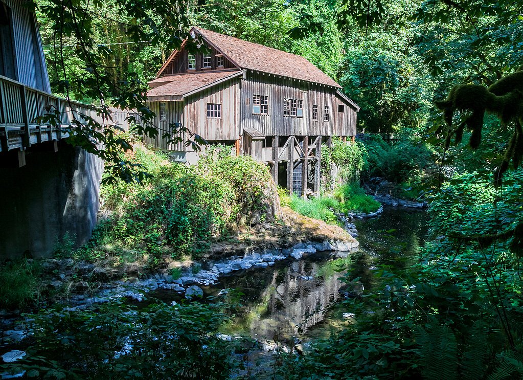 Cedar Creek Falls waterfall