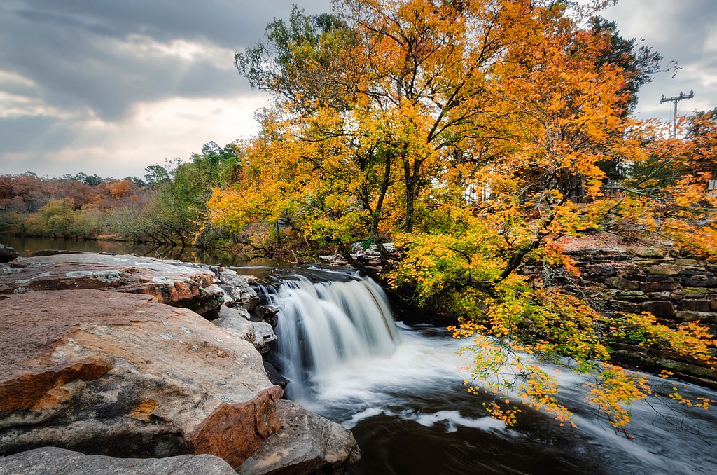 Cedar Falls waterfall