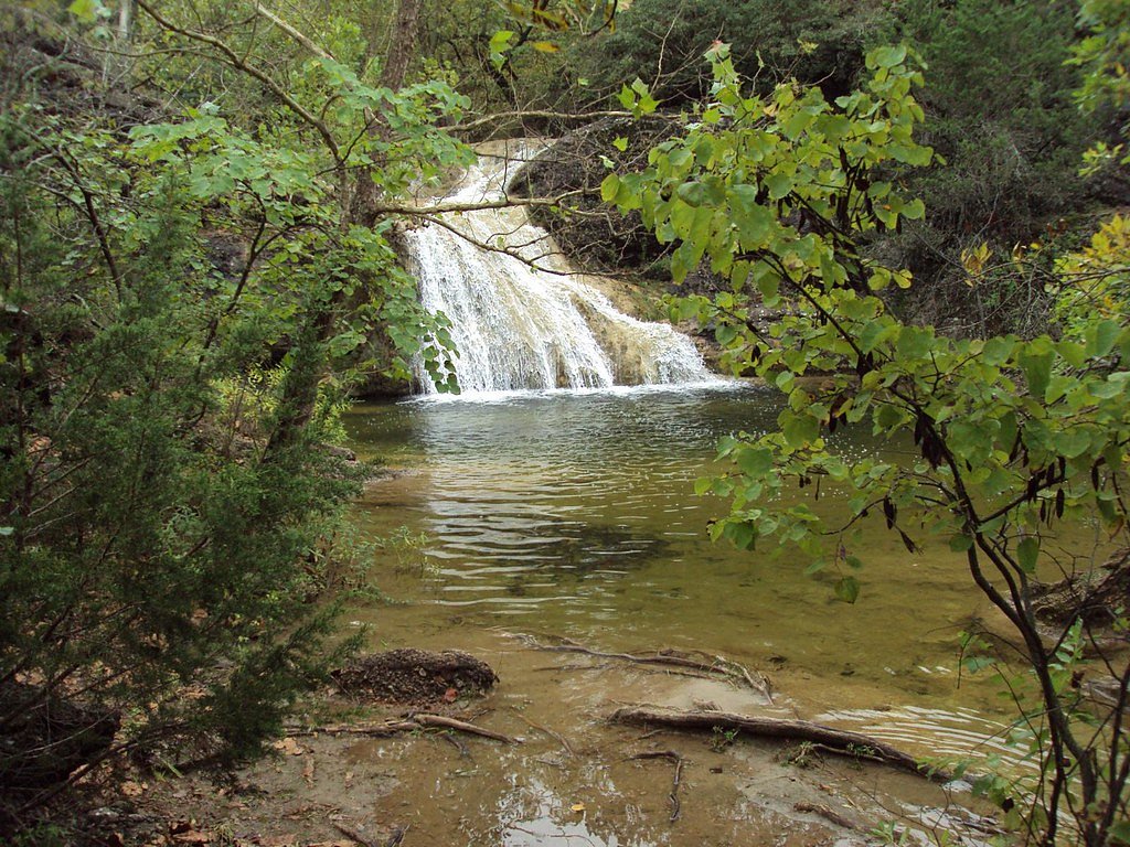 Classen Falls waterfall