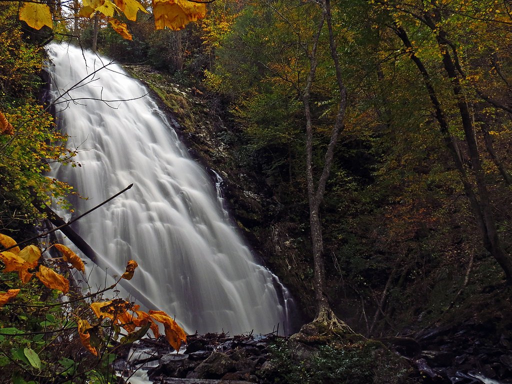 Crabtree Falls waterfall