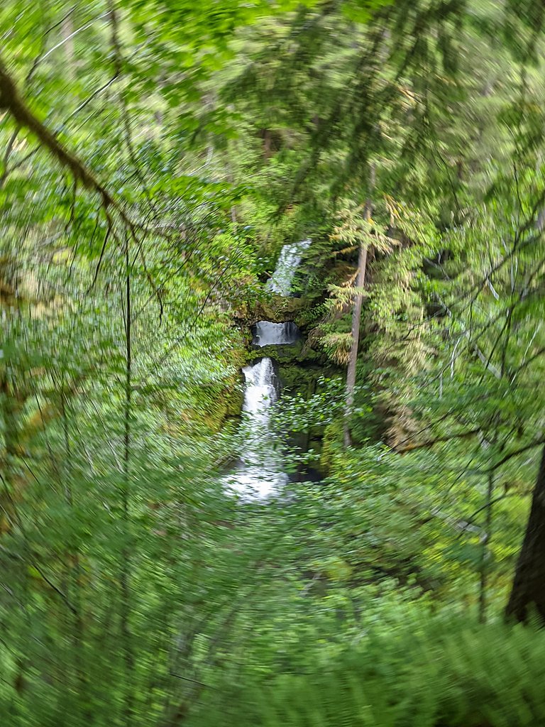 Curly Creek Falls waterfall