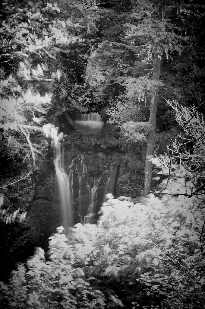 Curly Creek Falls waterfall