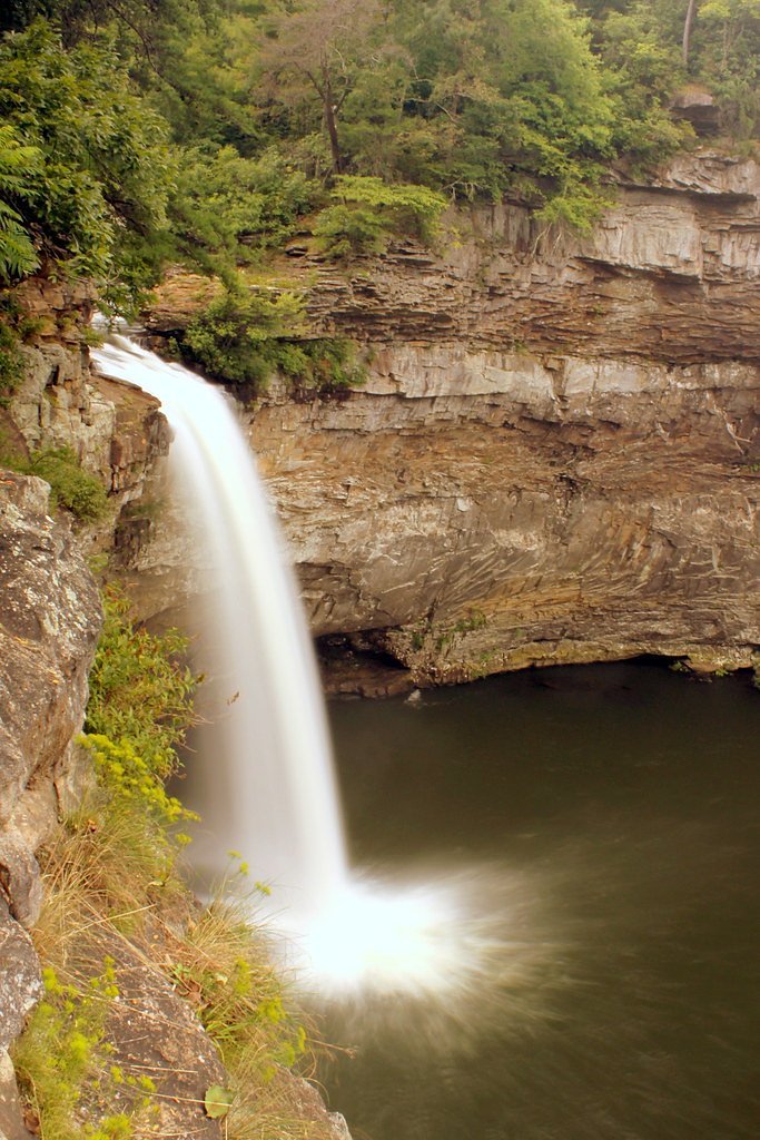 De Soto Falls waterfall