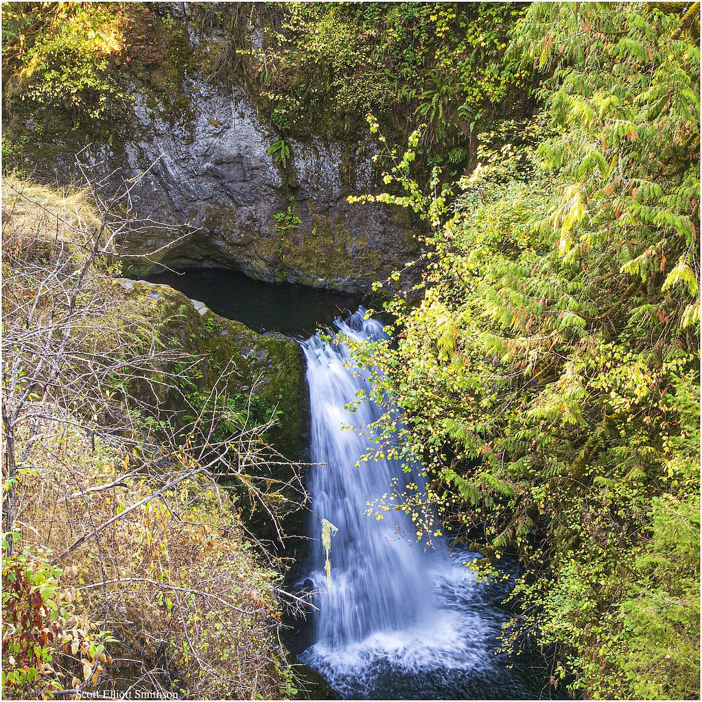 Deschutes Falls waterfall