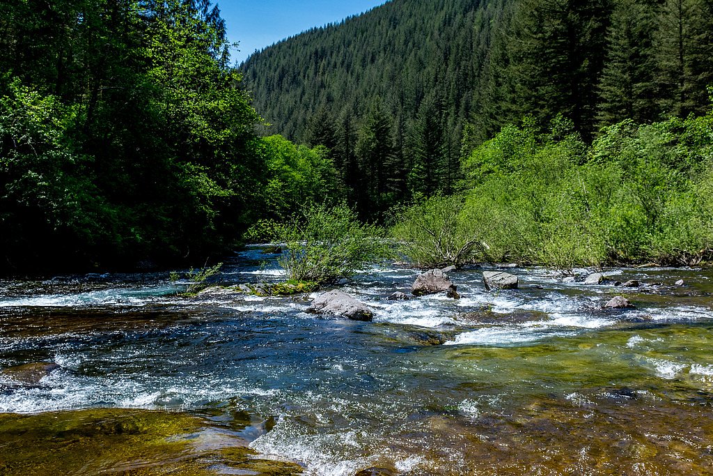 Dougan Falls waterfall