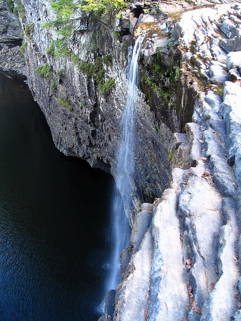 Dry Creek Falls waterfall