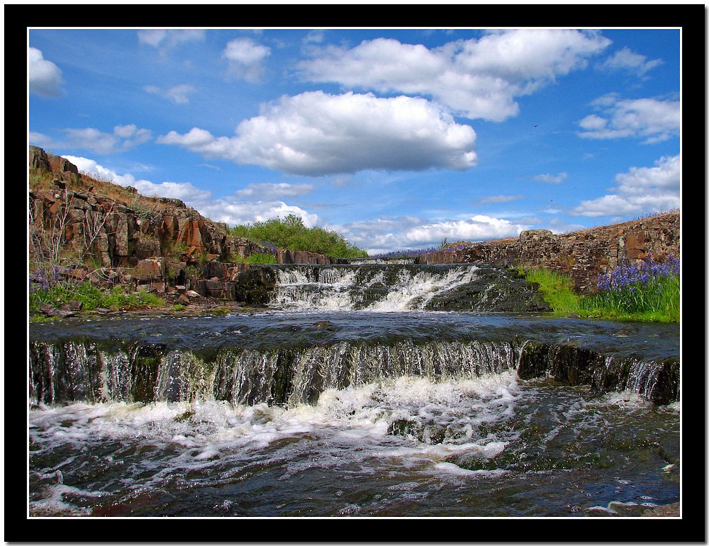 Dry Creek Falls waterfall