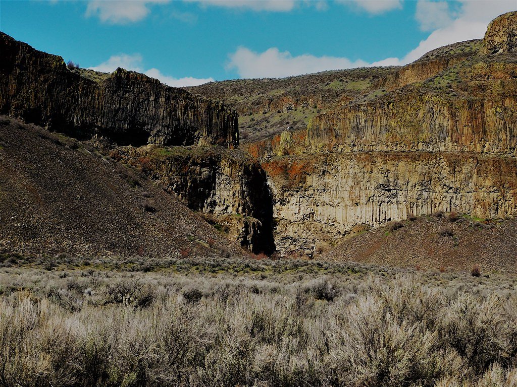 Dry Creek Falls waterfall