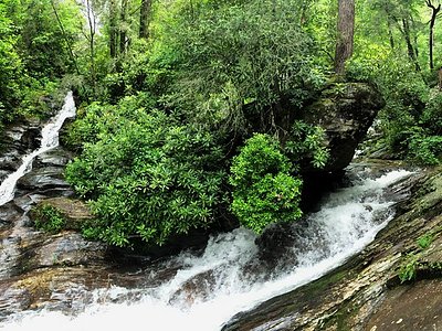 Dukes Creek Falls