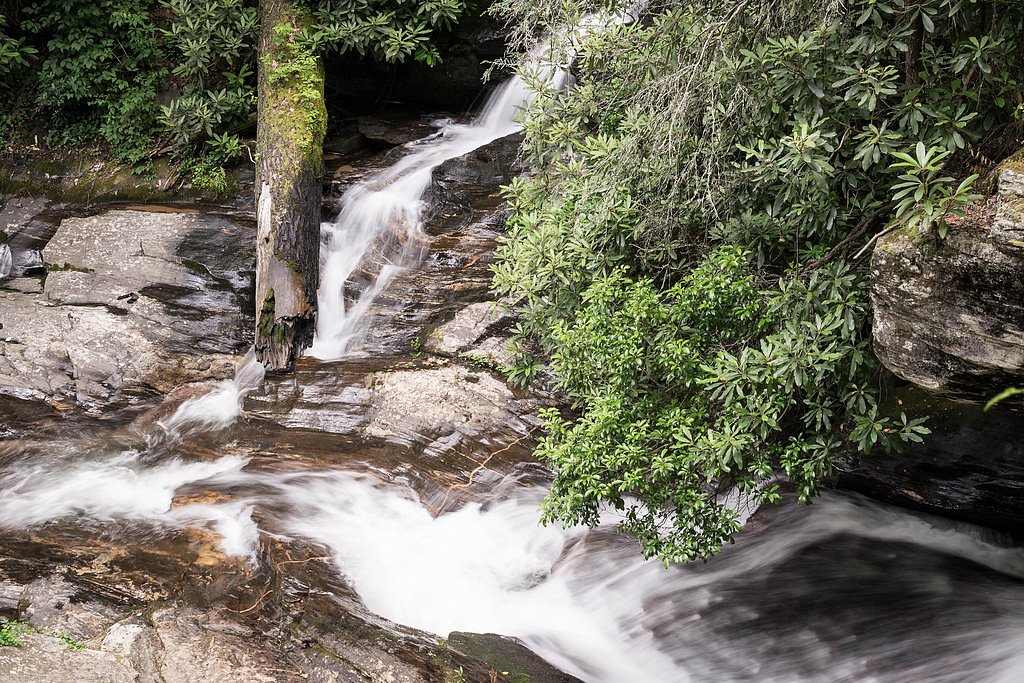 Dukes Creek Falls waterfall