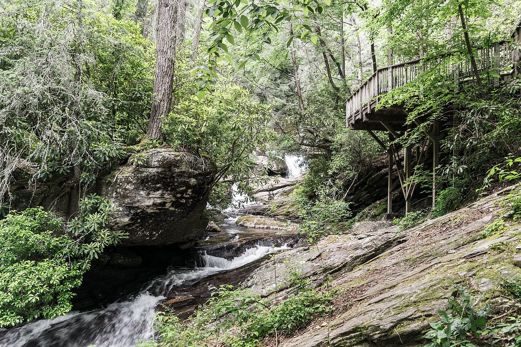 Dukes Creek Falls waterfall