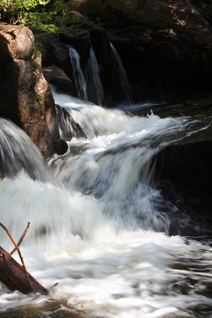 Ellis Falls waterfall
