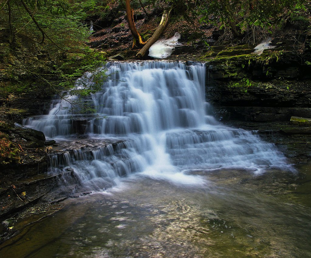 Fallbrook Falls waterfall