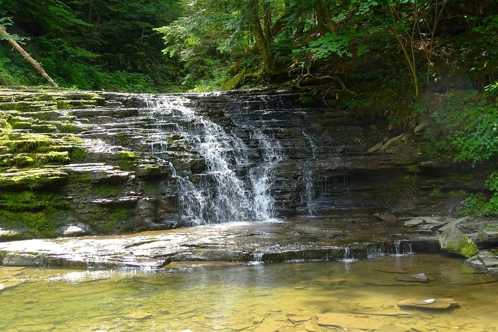 Fallbrook Falls waterfall