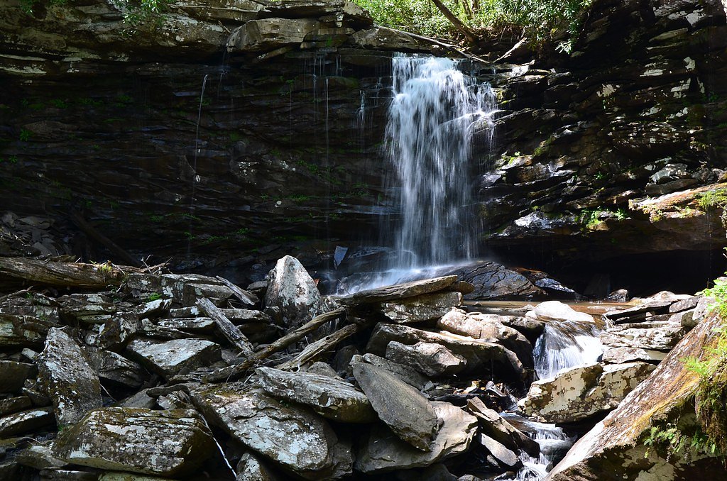 Falls of Hills Creek waterfall