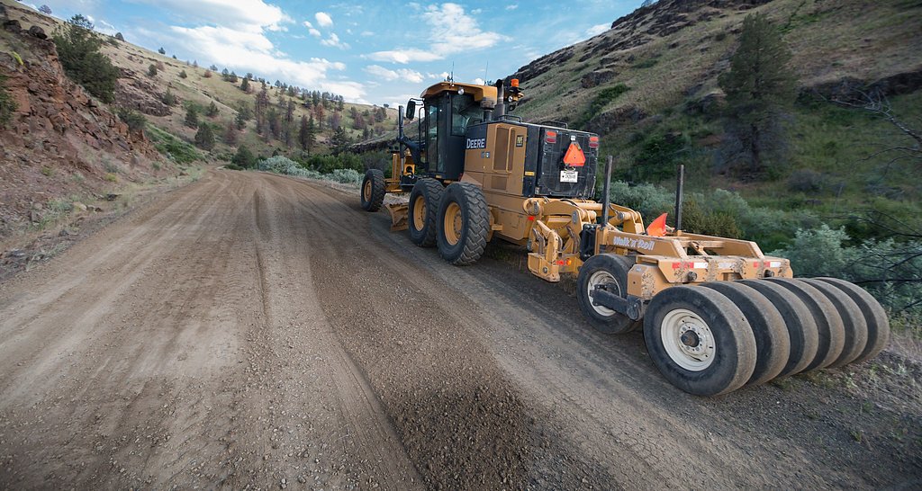 Hawk Creek Falls waterfall