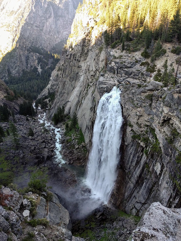 Illilouette Falls waterfall