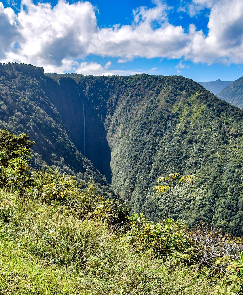 Ipuu Falls waterfall