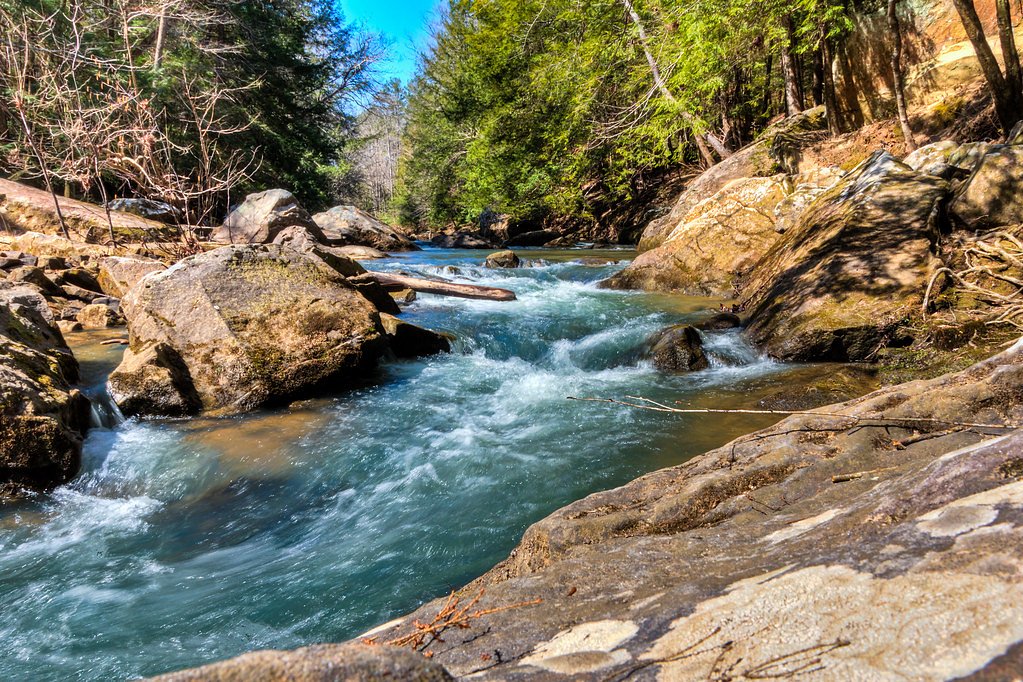 Kinlock Falls waterfall
