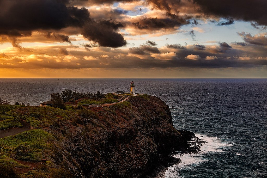 Kīlauea Falls waterfall