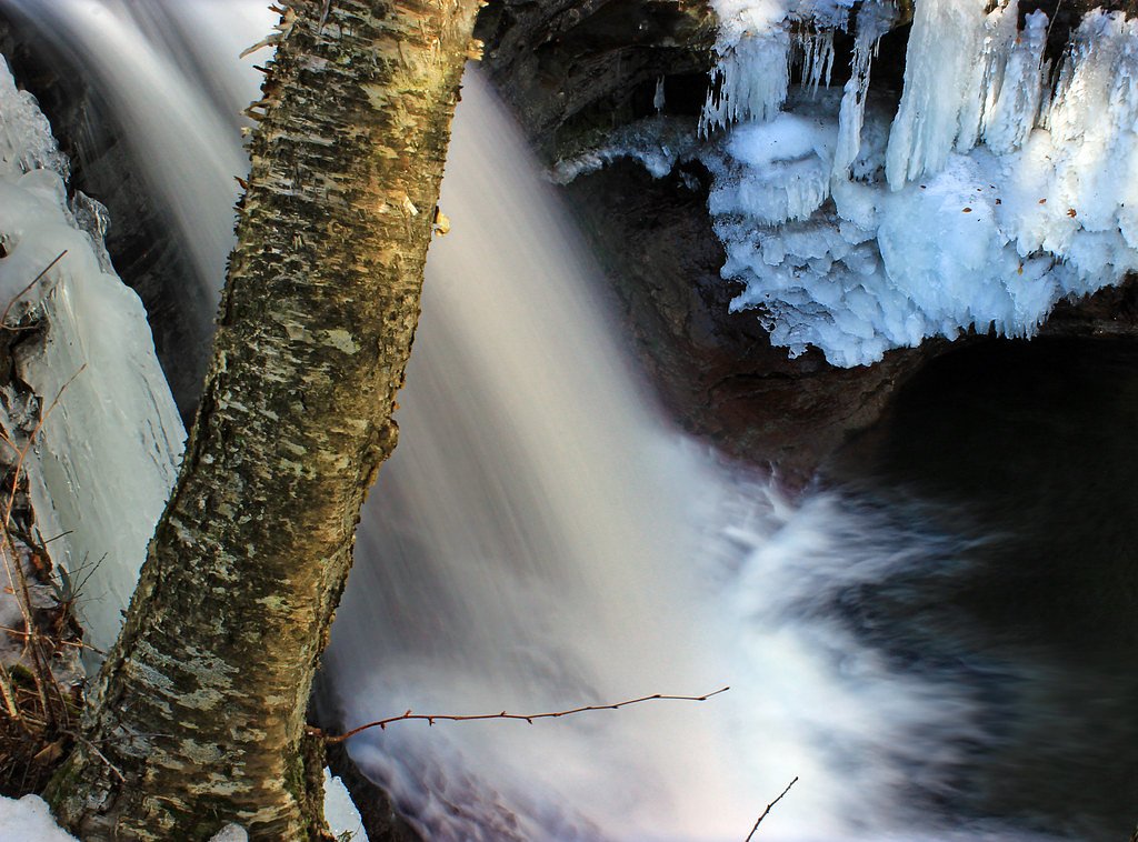 Lewis Falls waterfall