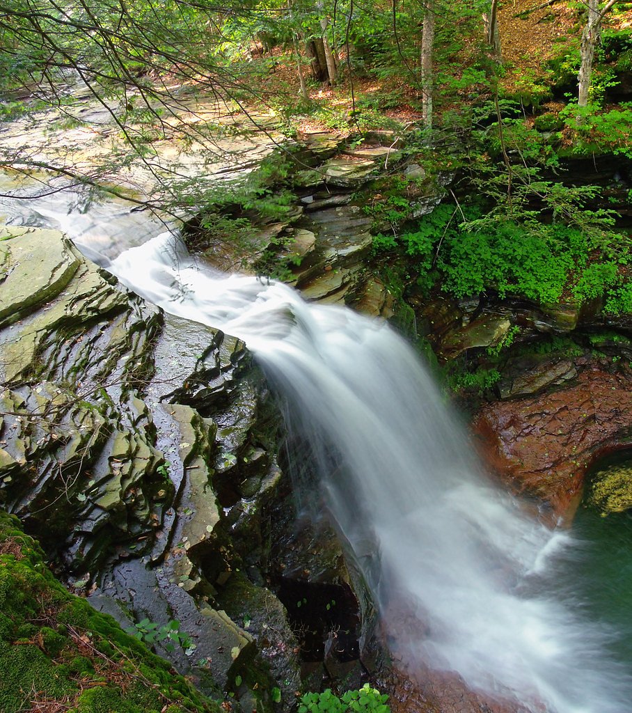 Lewis Falls waterfall