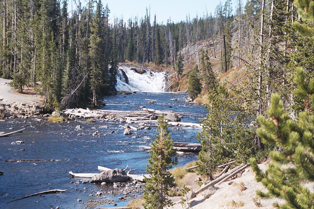 Lewis Falls waterfall