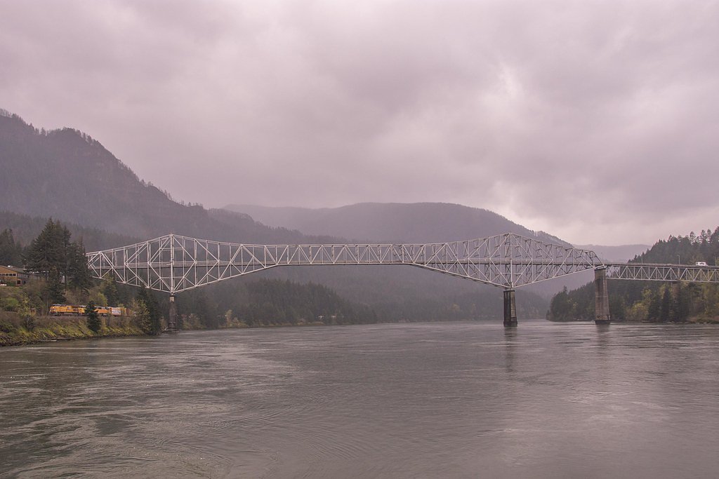 Loowit Falls waterfall