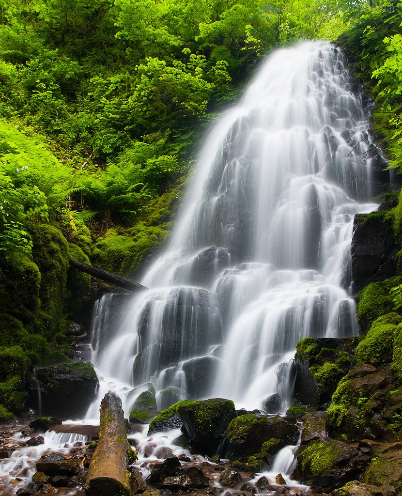 Lost Creek Falls waterfall