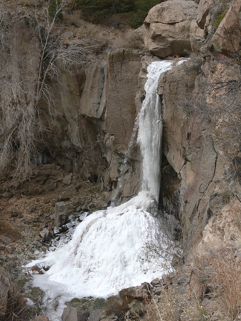 Lower Frijoles Falls waterfall