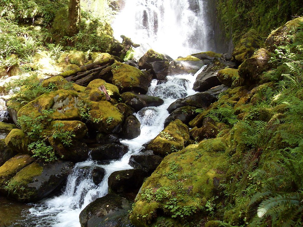 Lower Kentucky Falls waterfall