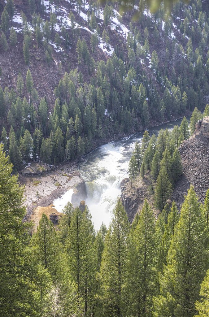 Lower Mesa Falls waterfall