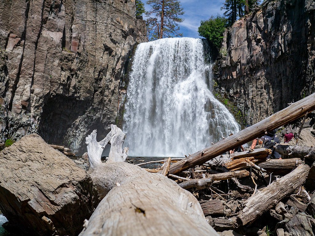 Lower Rainbow Falls waterfall