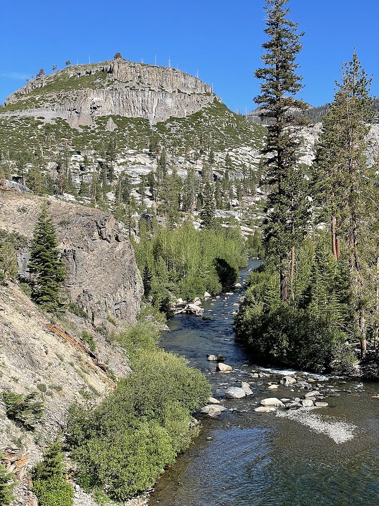 Lower Rainbow Falls waterfall