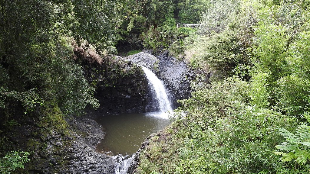 Makahiku Falls waterfall