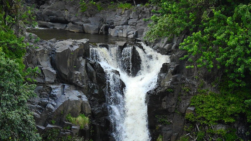 Makahiku Falls waterfall
