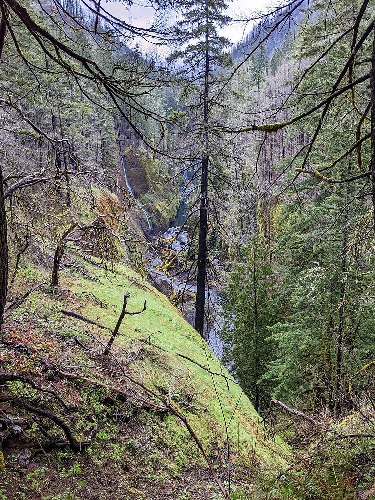 Metlako Falls waterfall