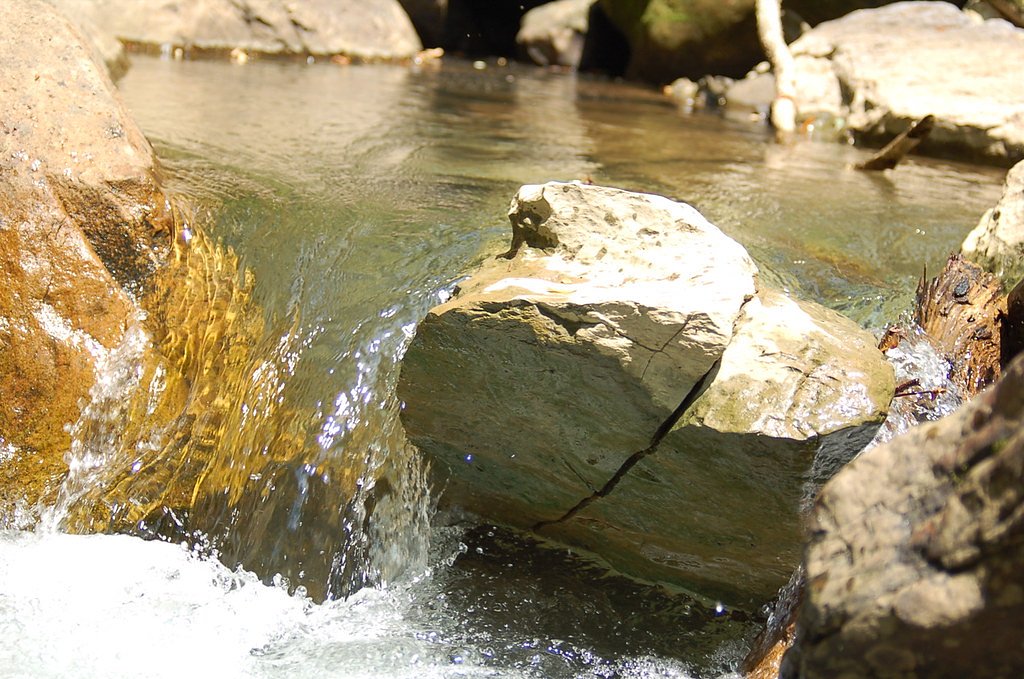 Middle Creek Falls waterfall