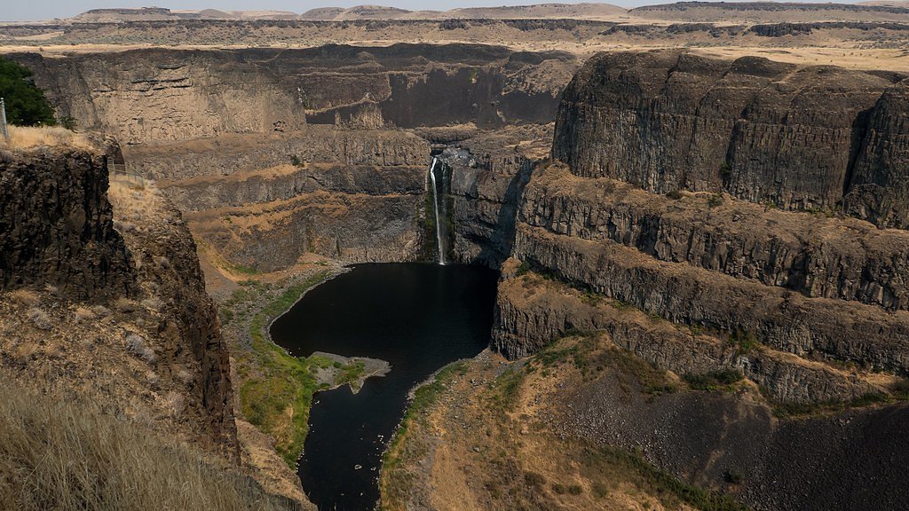 Middle Falls waterfall