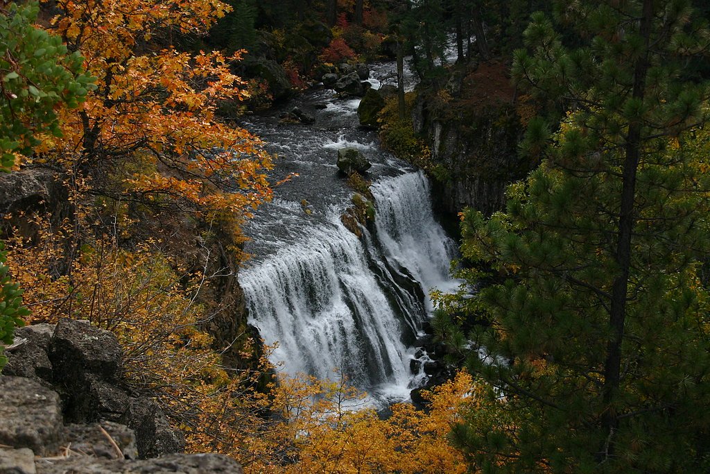 Middle Falls waterfall