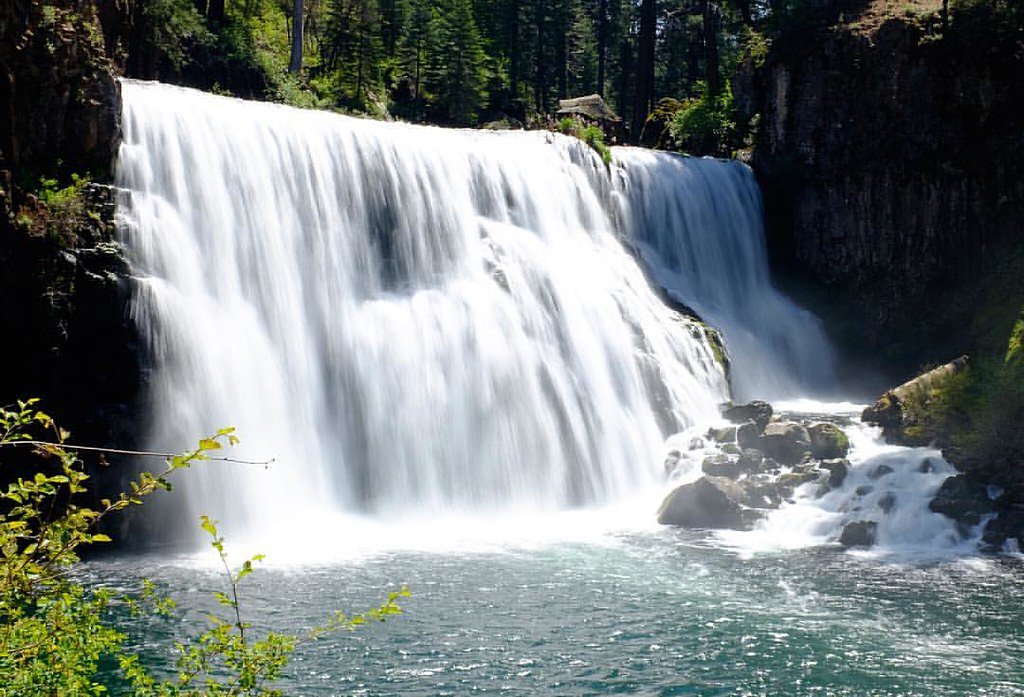 Middle Falls waterfall