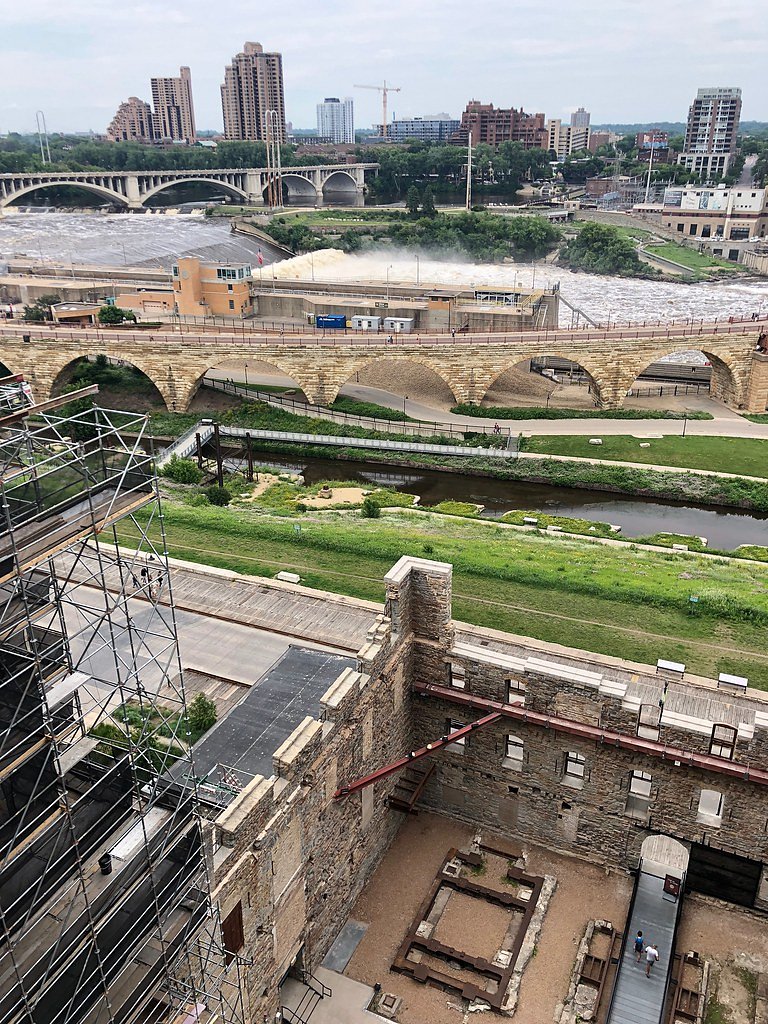 Middle Falls waterfall