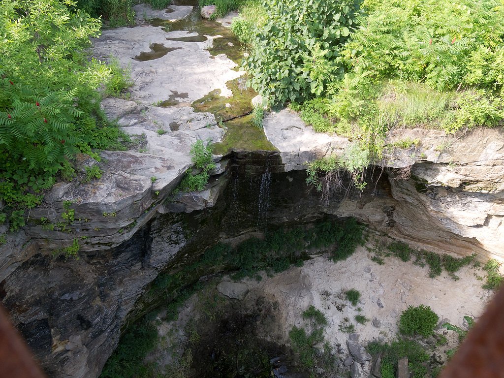 Minnemishinona Falls waterfall