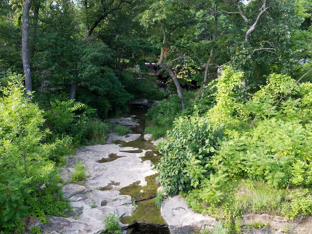 Minnemishinona Falls waterfall