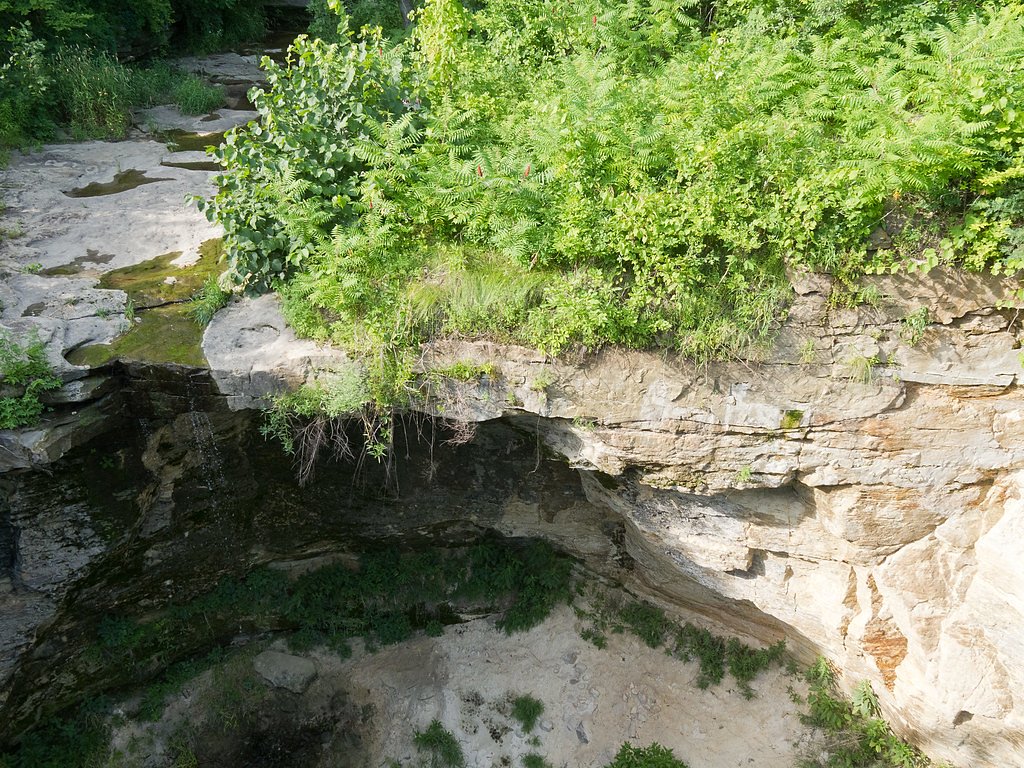 Minnemishinona Falls waterfall