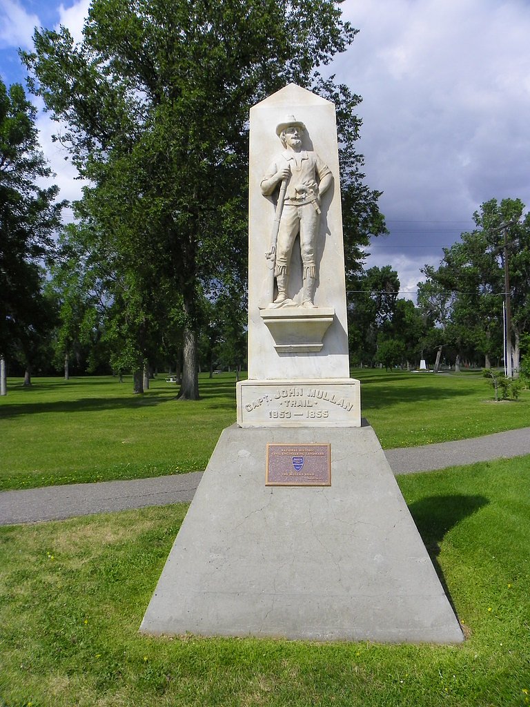 Monument Falls waterfall
